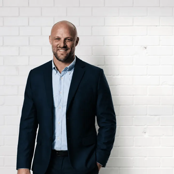 Professional portrait of Martin McPhilimey, used on the School of Breath Science mentorship page